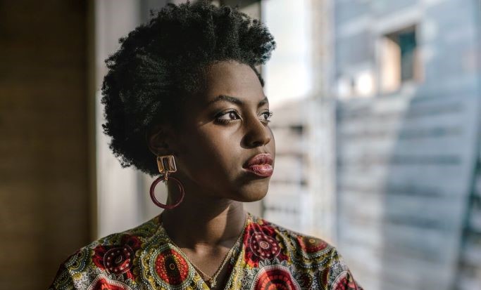 1280 Web Portrait d'une jeune femme 683x413