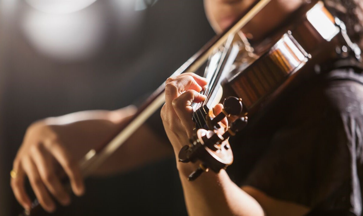 Mains d'une violoniste